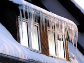 Clear your roof from massive snow or not?